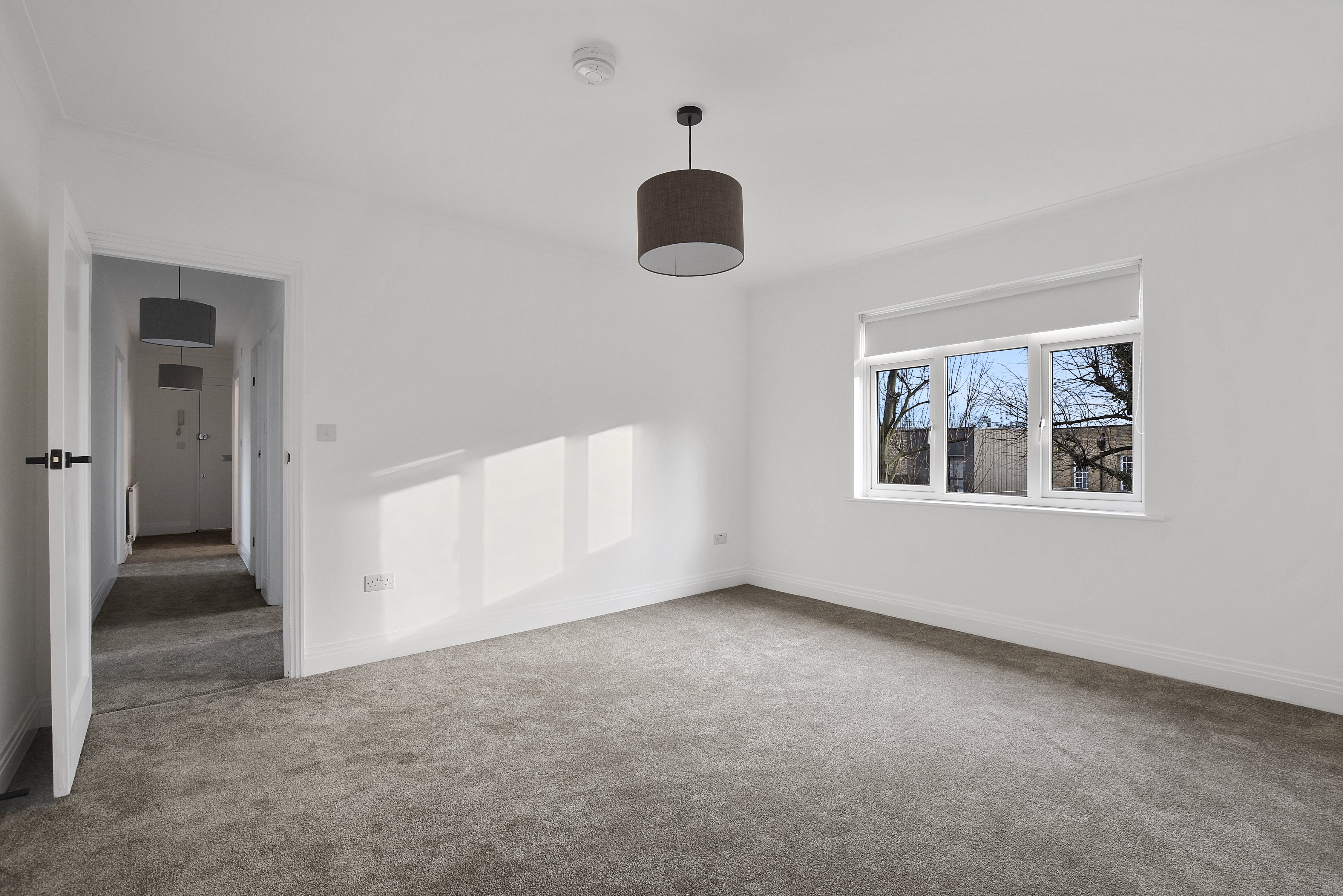 Flat Cranbrook Lane in Greater London