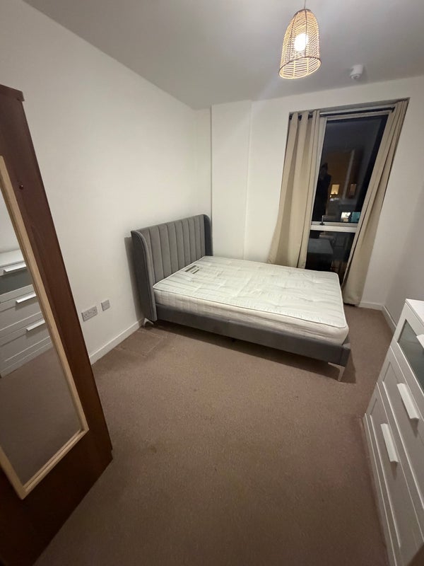 Room Lawrence Road in Greater London