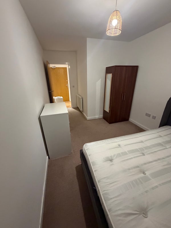 Room Lawrence Road in Greater London