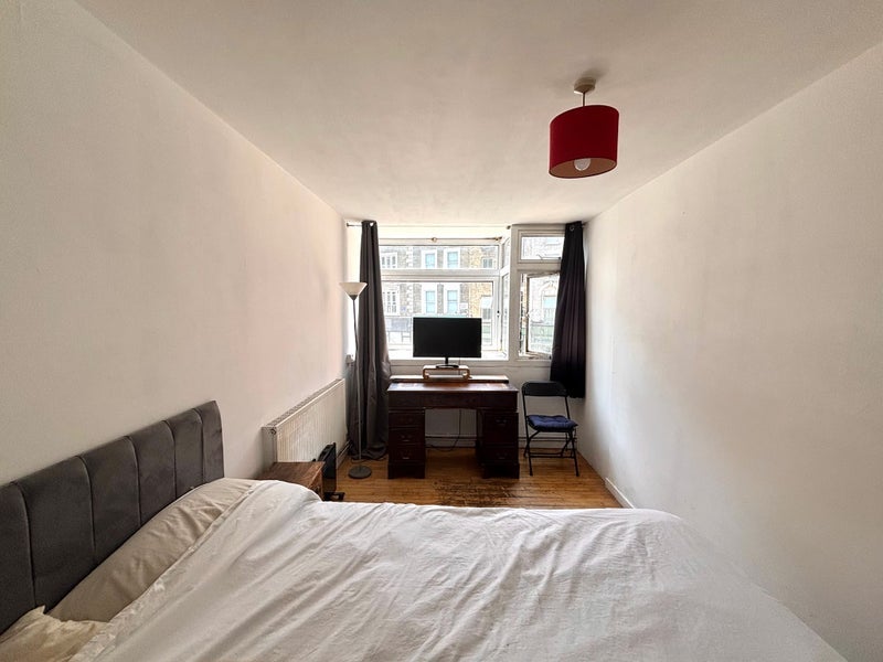 Room Goswell Road in City of London