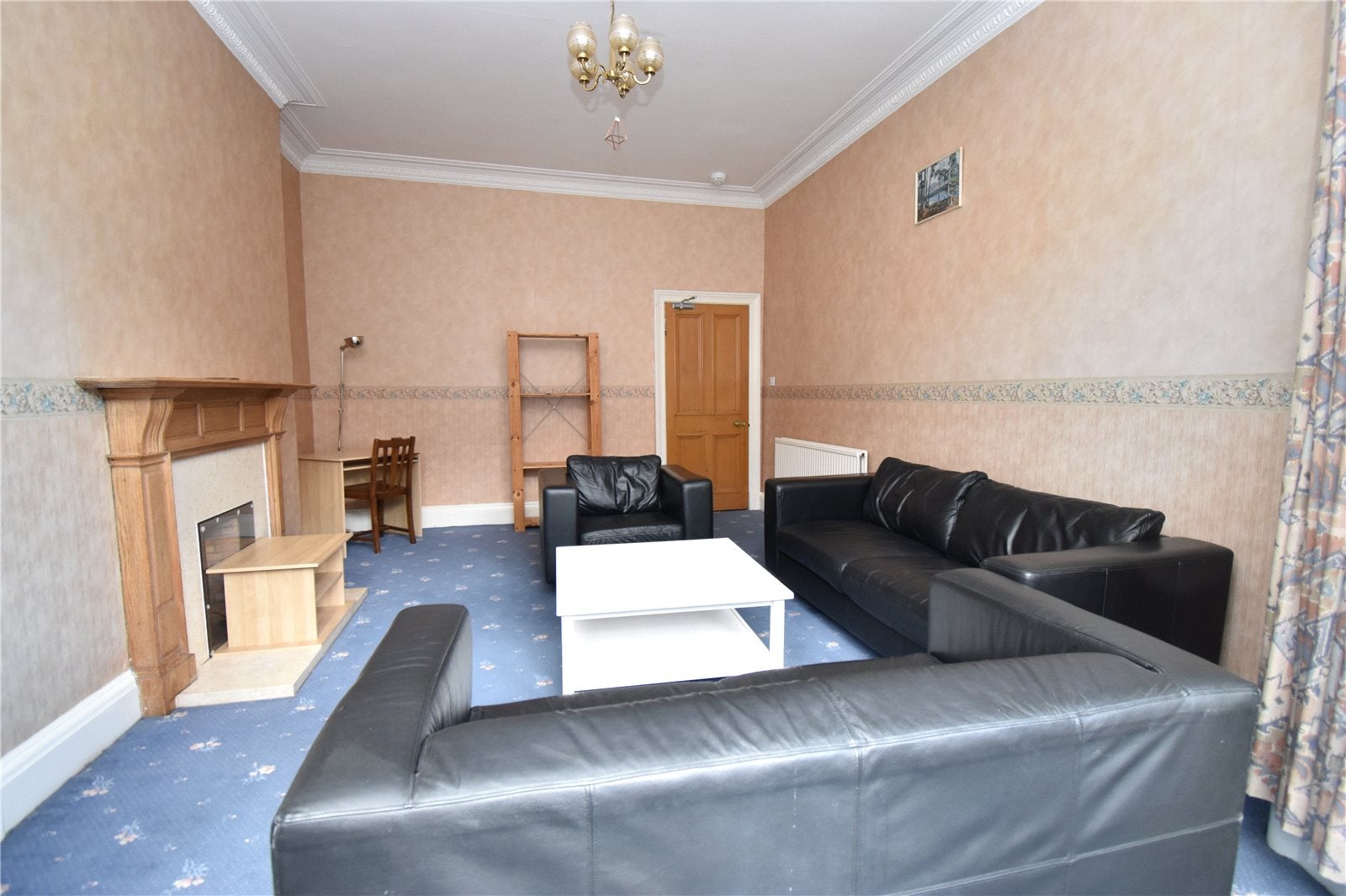Flat Strathearn Road in City of Edinburgh