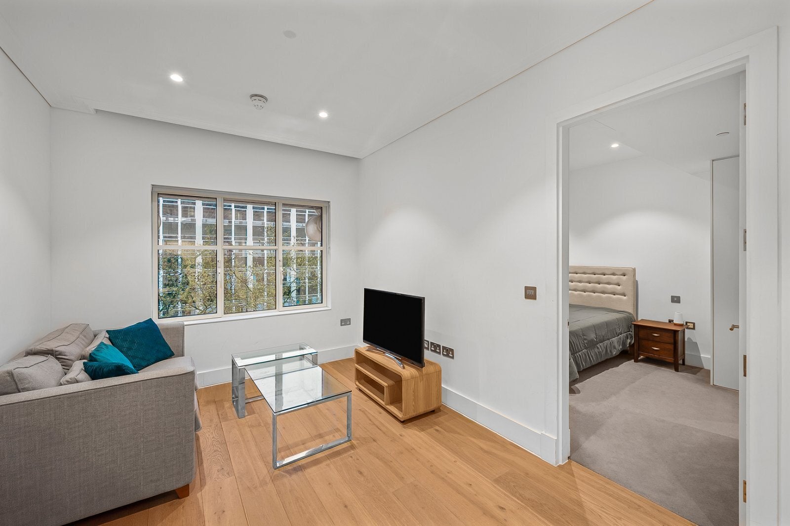 Flat Kingsway in City of Westminster