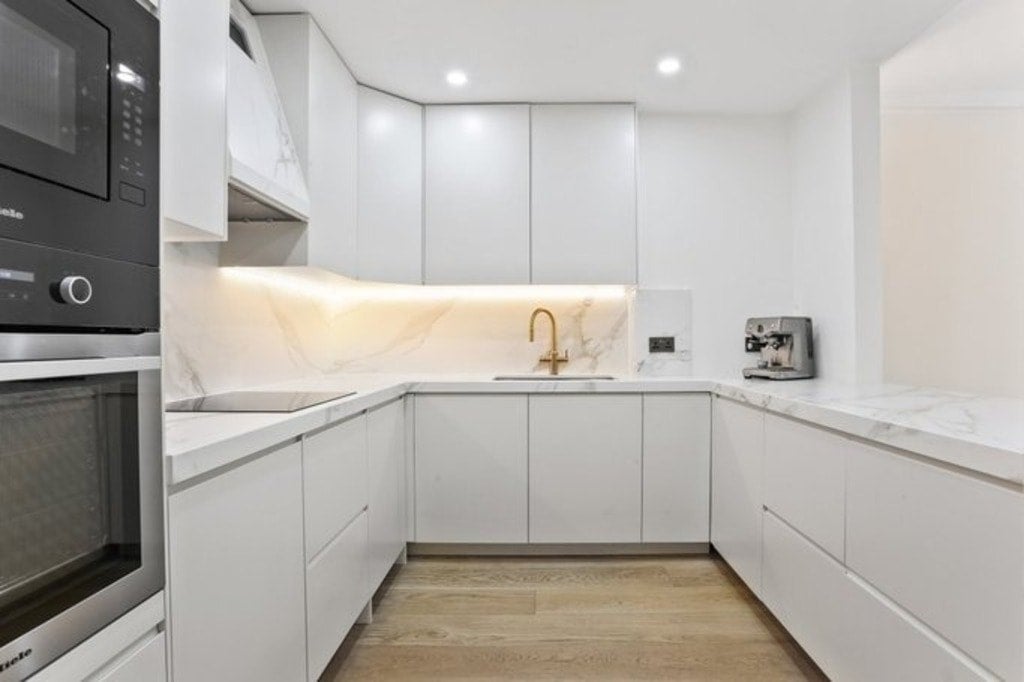 Flat Kensington Gore in City of Westminster