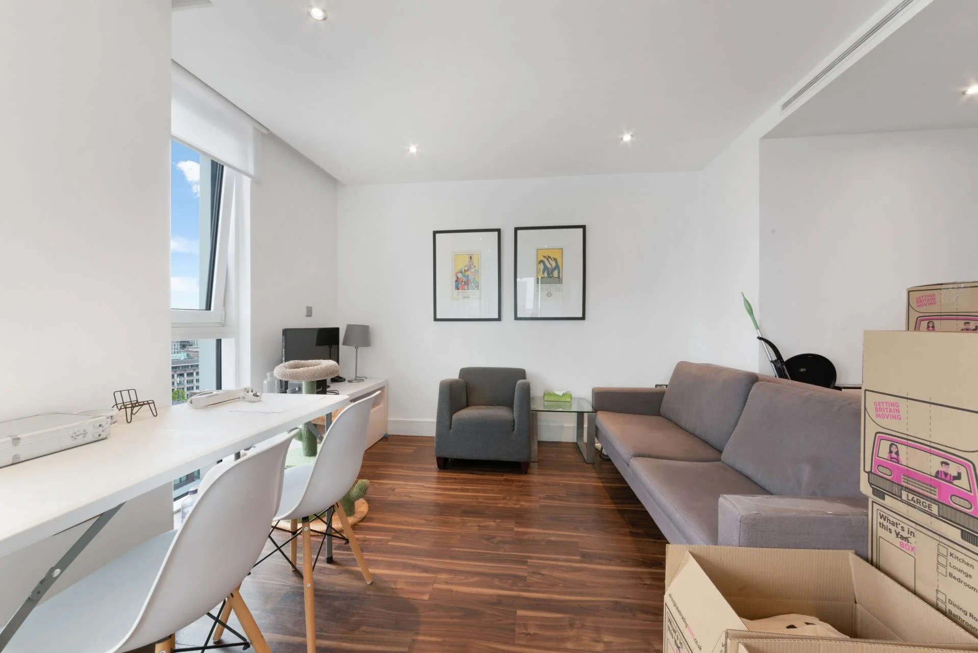 Flat Alie Street in Greater London
