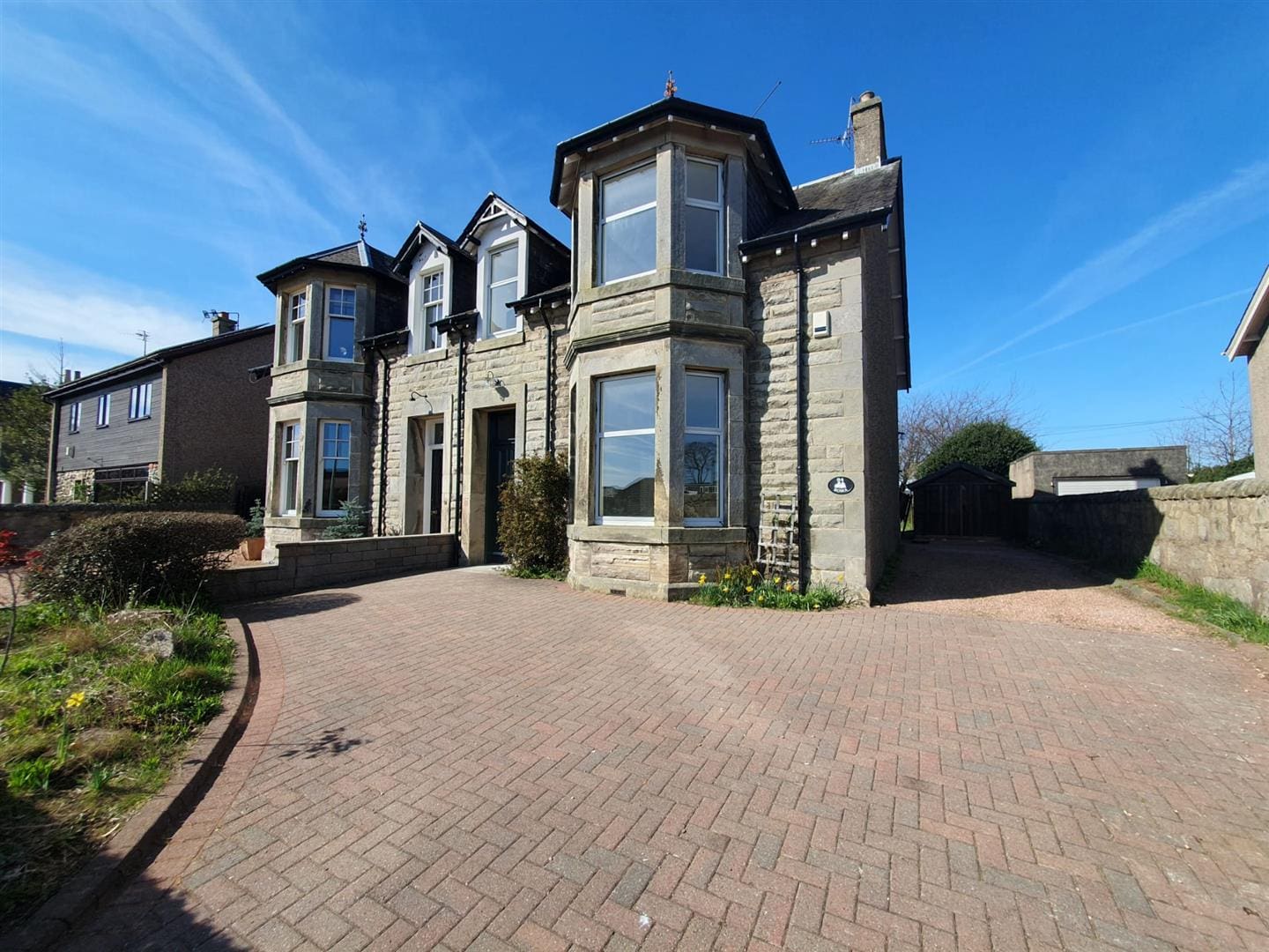 House Leven Road in Lundin Links