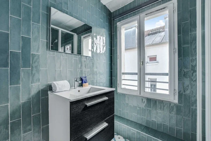 Flat Rue du Faubourg Saint-Antoine in Paris