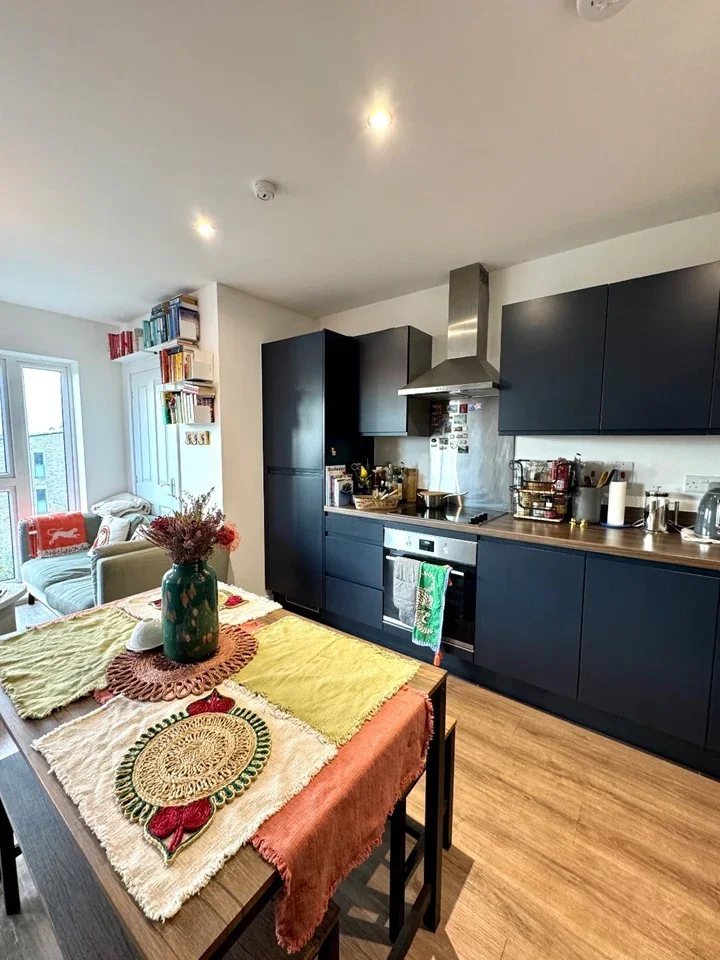 Room Lance Street in Greater London