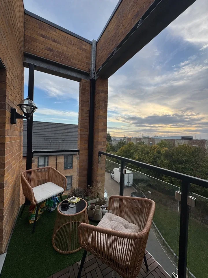 Room Lance Street in Greater London