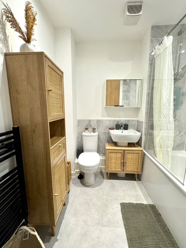 Room Lance Street in Greater London