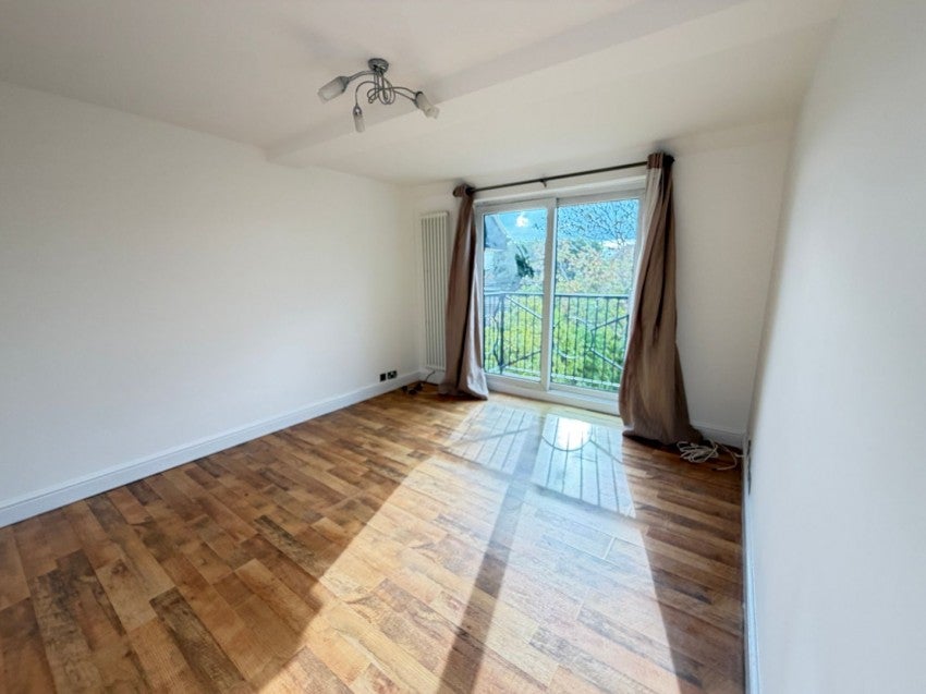 Flat Stanwell Road in Borough of Spelthorne