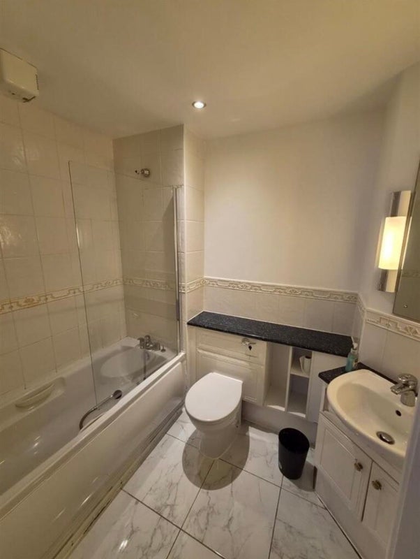 Room Warstone Lane in Birmingham