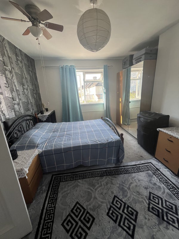 Room Stanford Road in Greater London