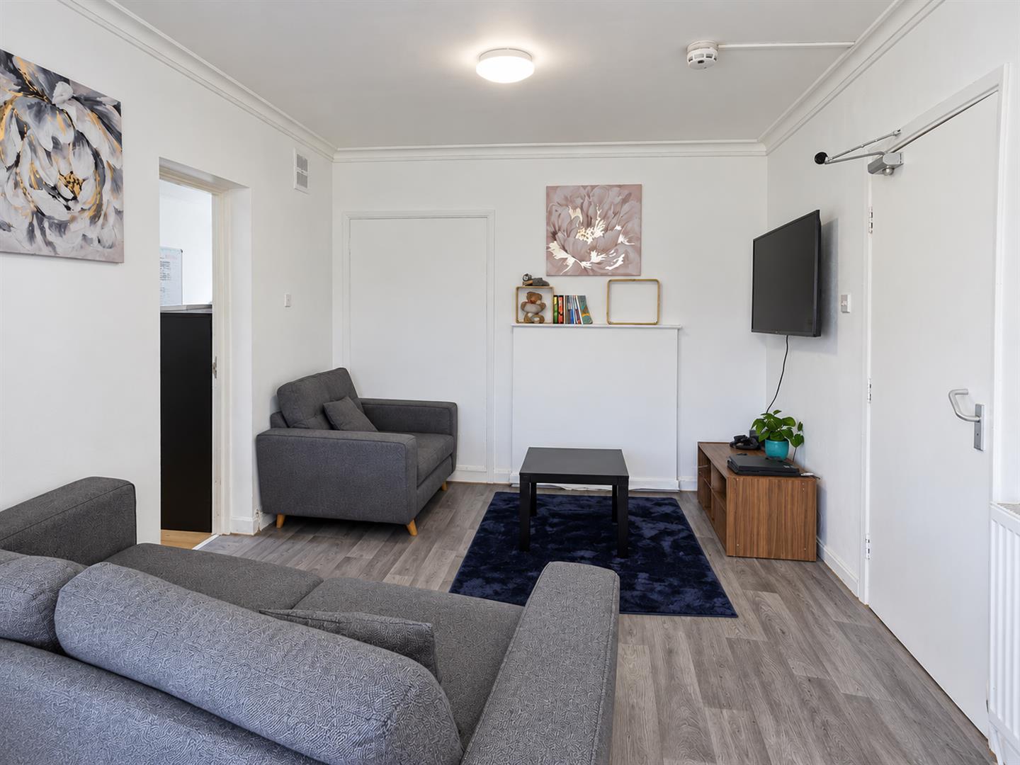 Room Shannon Close in London
