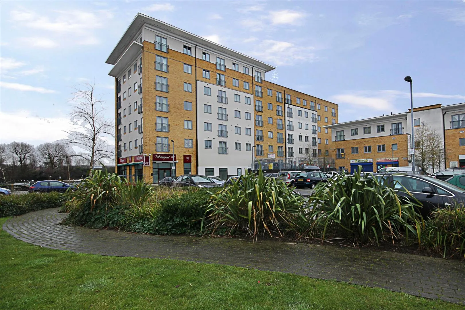 Flat Brazier Crescent in Greater London