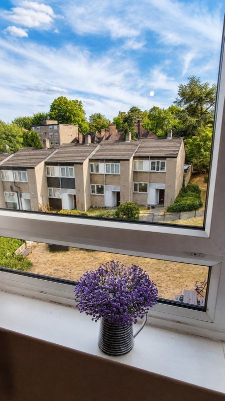 Room Whitlock Drive in Greater London