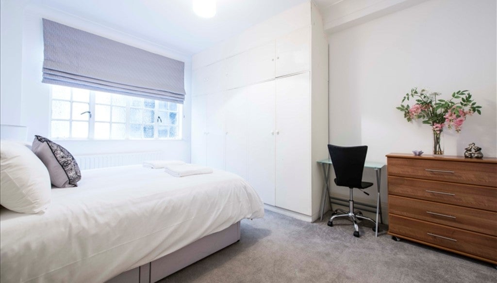 Flat Lodge Road in City of Westminster