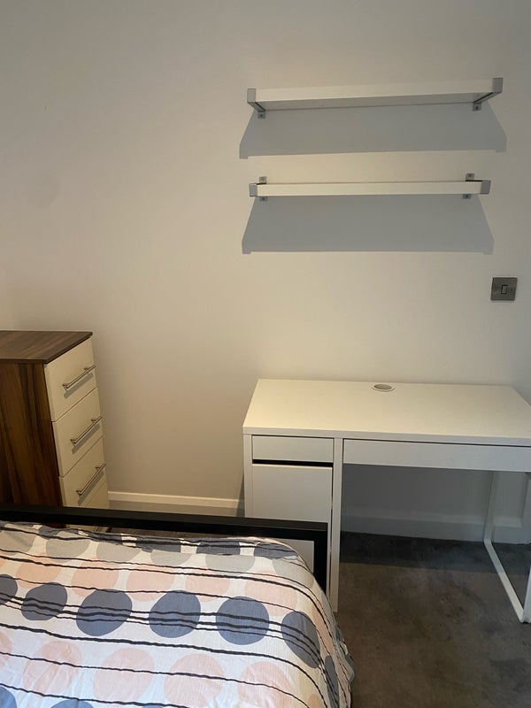 Room Belmont Park Road in Greater London