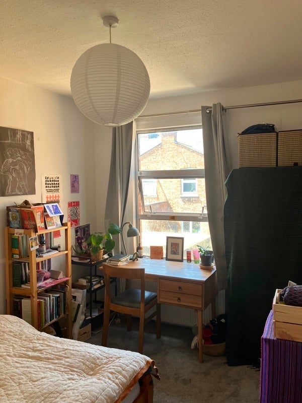 Room Lydford Road in Greater London