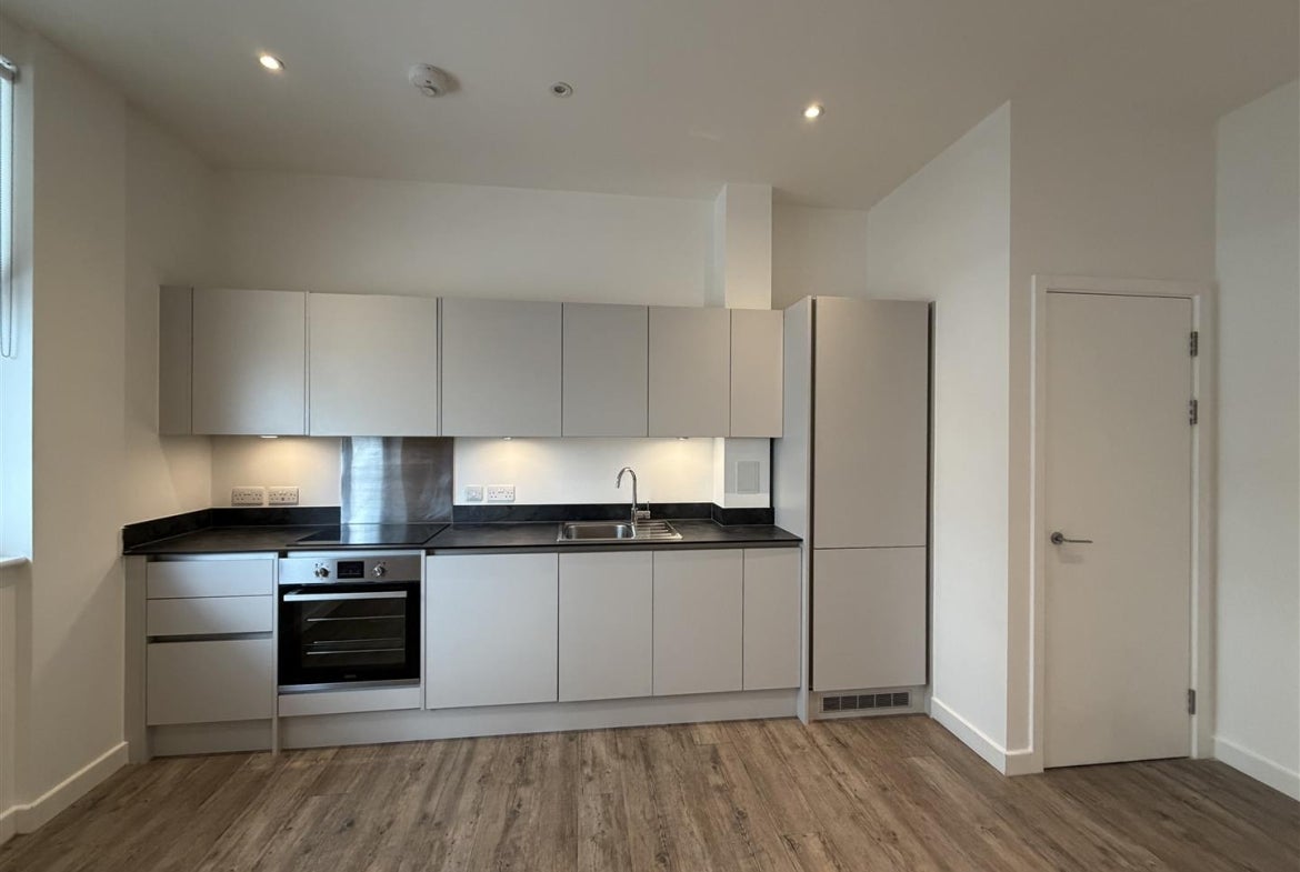 Flat London Road in Borough of Spelthorne