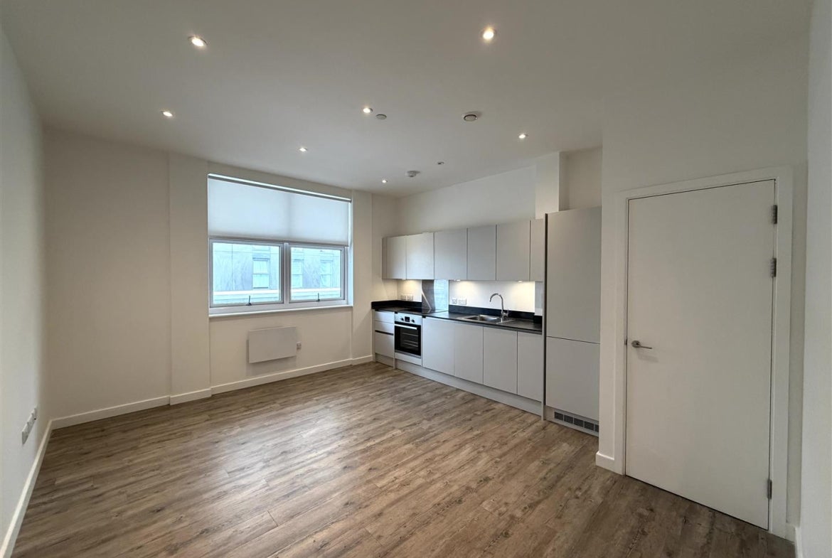 Flat London Road in Borough of Spelthorne