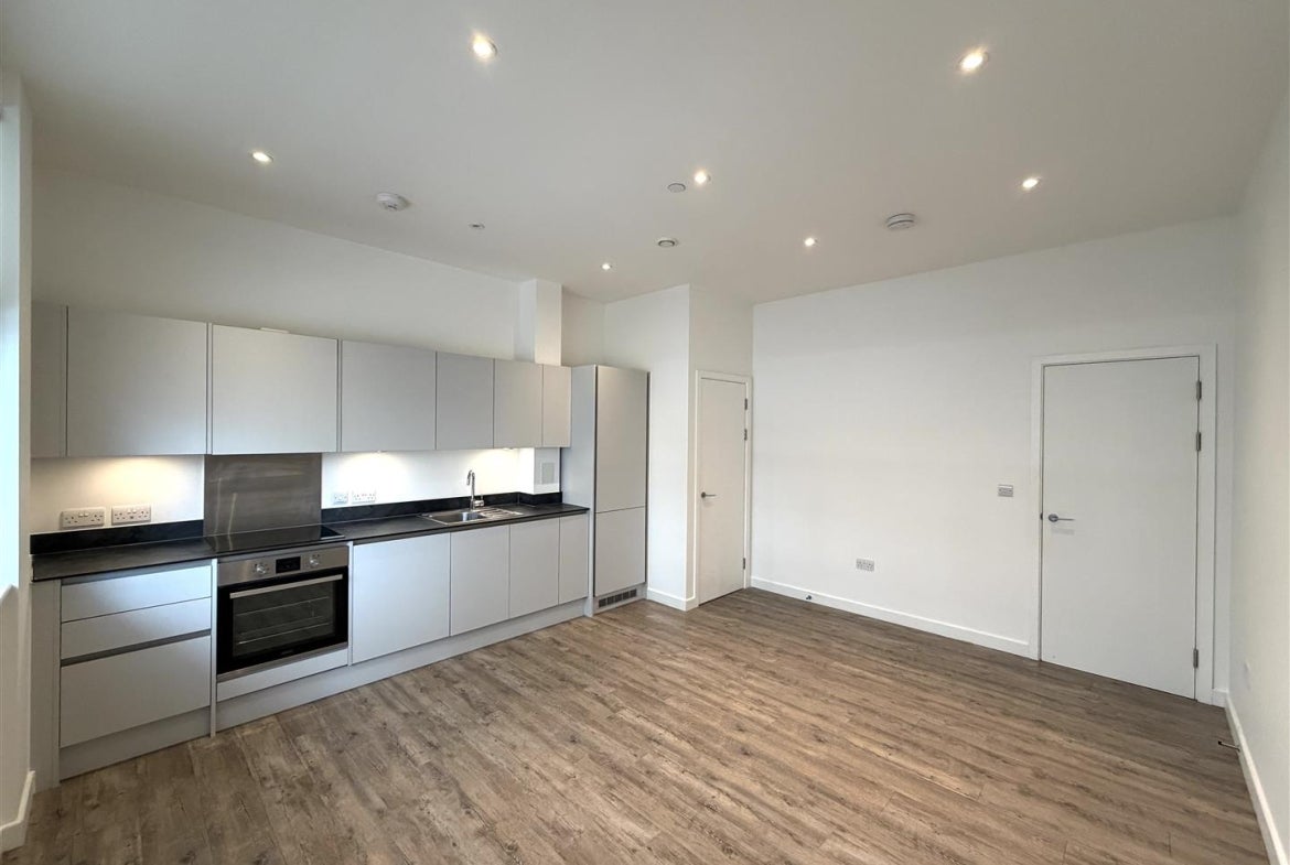 Flat London Road in Borough of Spelthorne