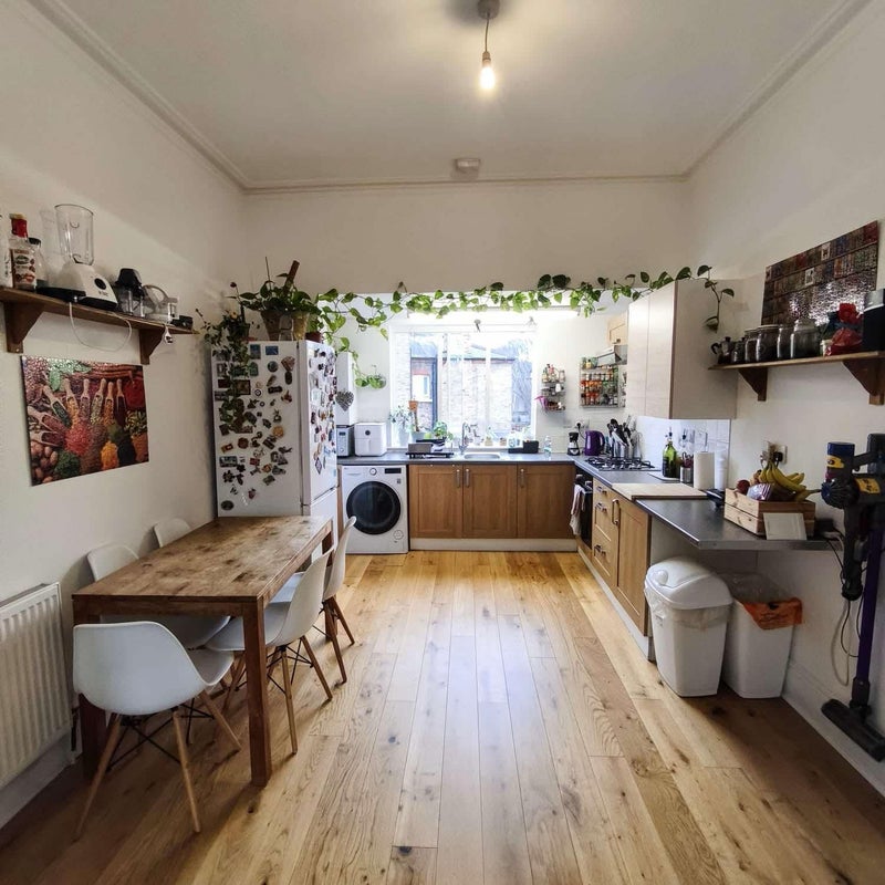 Room Putney Bridge Road in Greater London