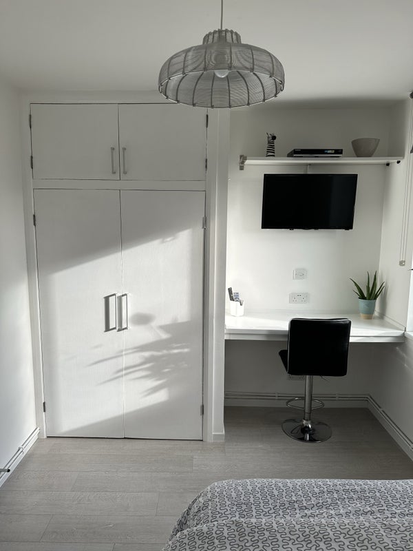 Flat Warwick Grove in Greater London
