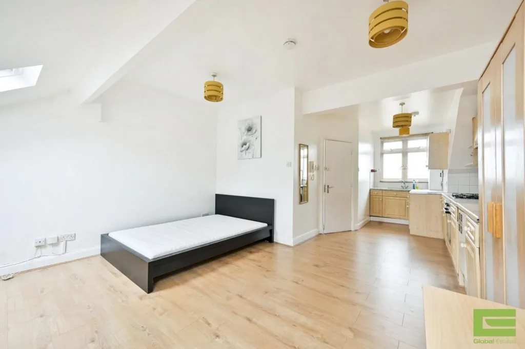 Flat The Broadway in Greater London