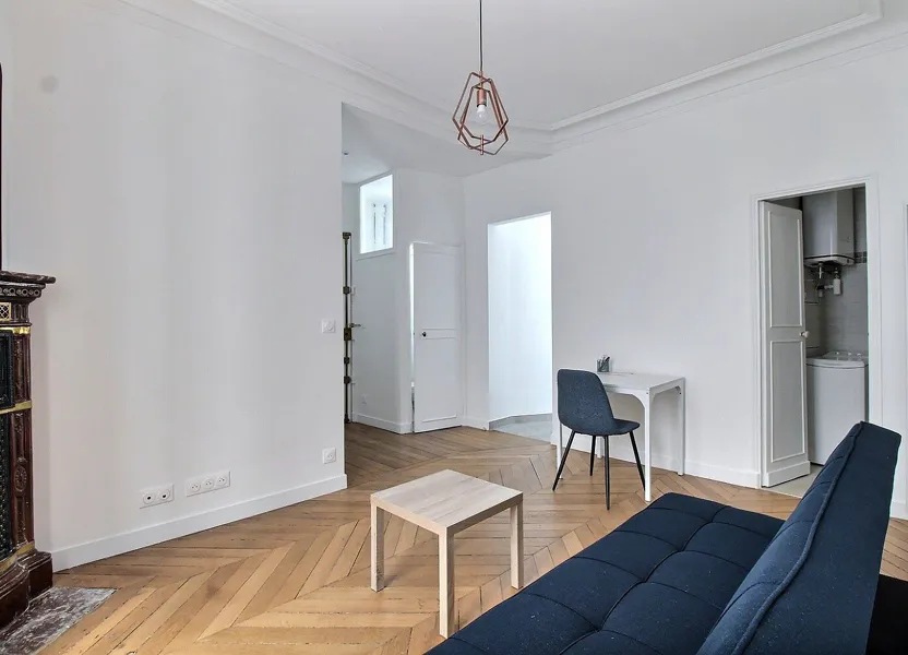 Flat Avenue Transversale in Paris