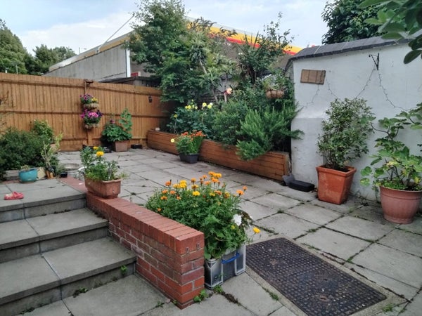 Flat Northolt Road in London