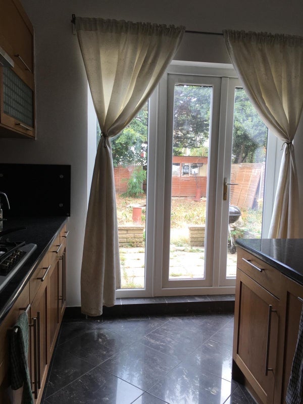 Flat King Edward's Gardens in Greater London