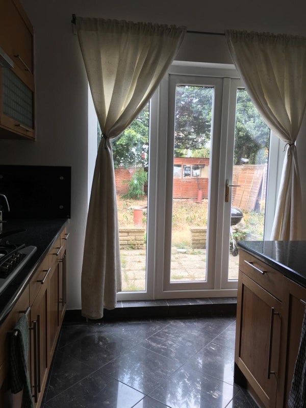 Flat King Edward's Gardens in Greater London