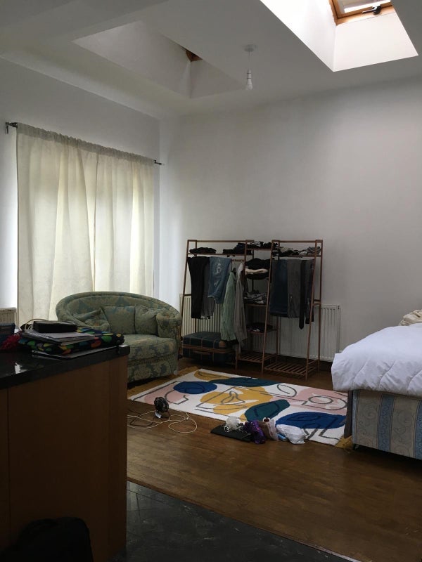 Flat King Edward's Gardens in Greater London