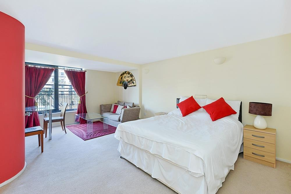 Flat Point W Access Road in Greater London