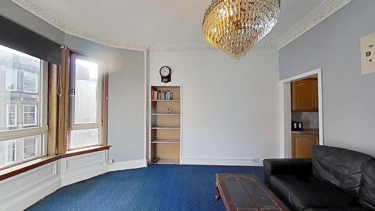 Flat Cambusnethan Street in City of Edinburgh