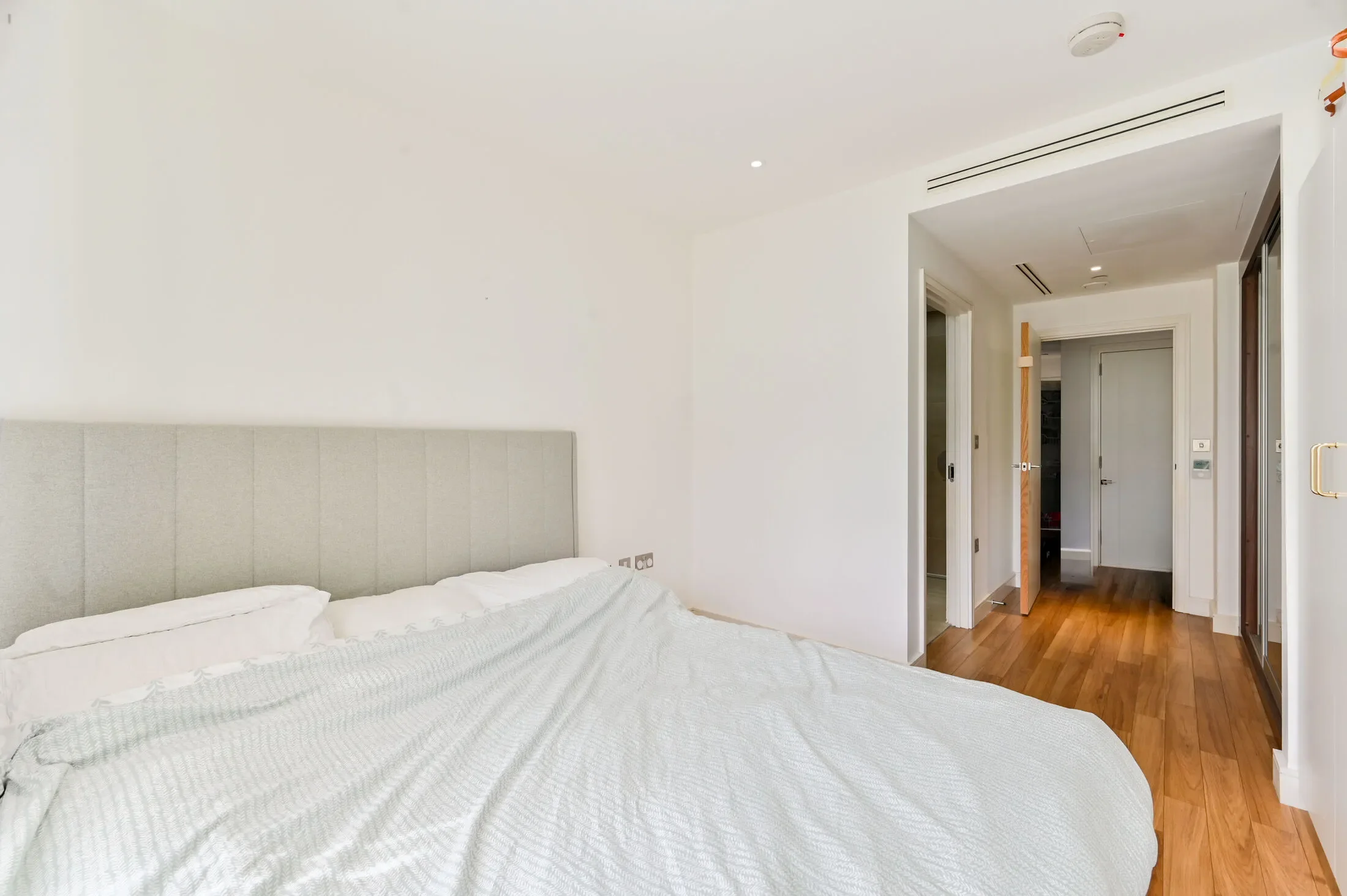 Flat Wandsworth Road in Greater London