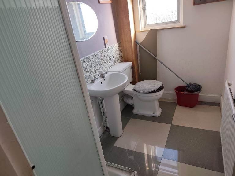Room Melrose Avenue in Greater London