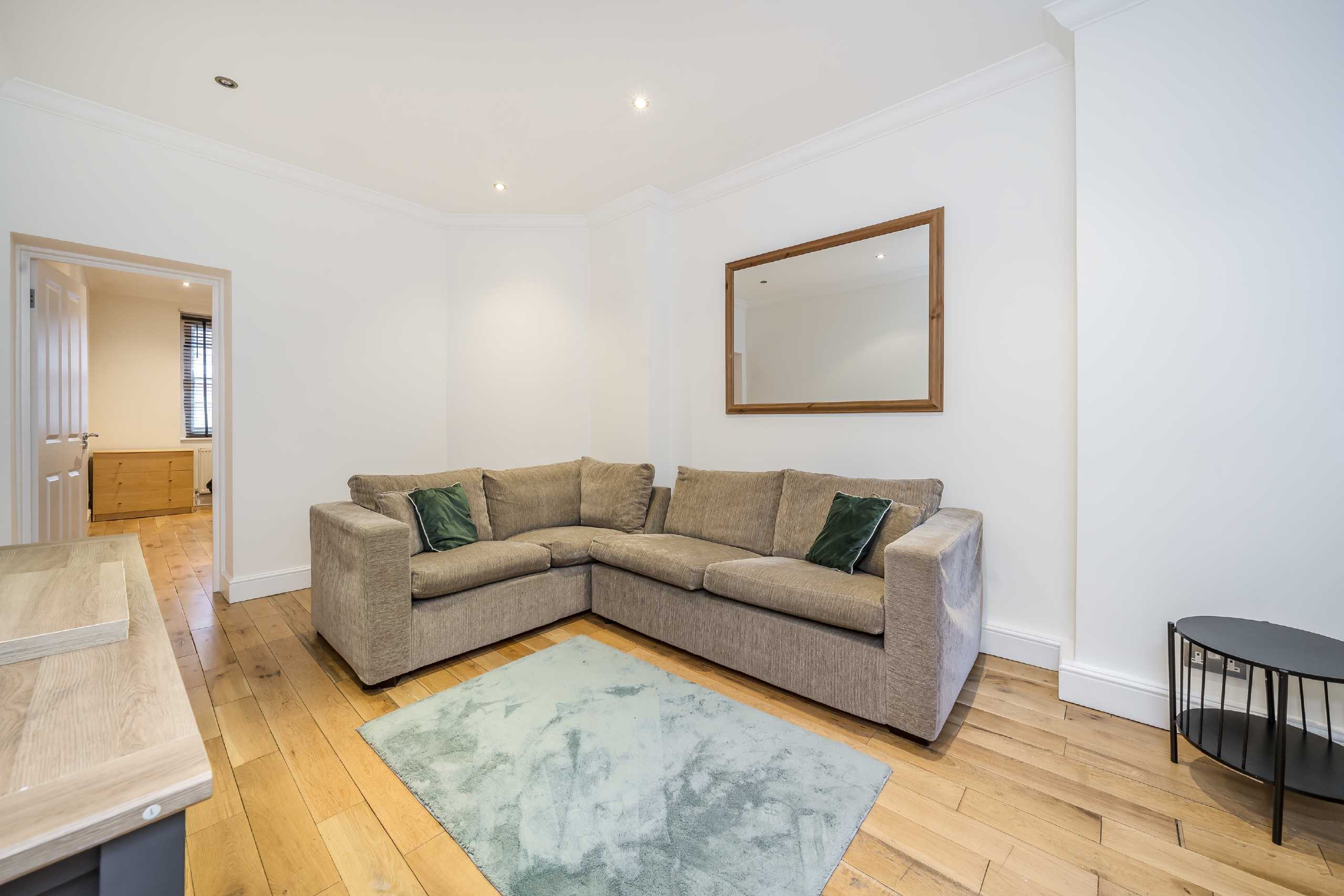 Flat Tavistock Place in Greater London
