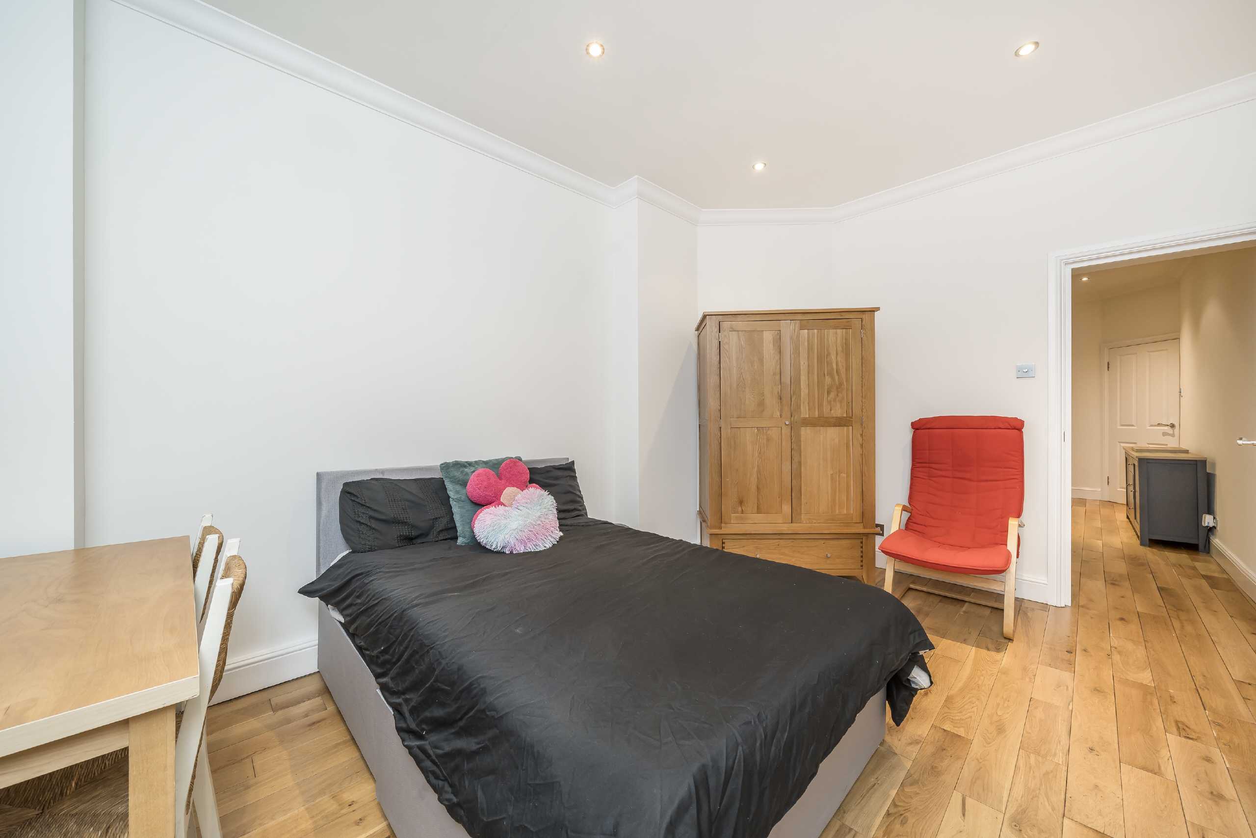 Flat Tavistock Place in Greater London