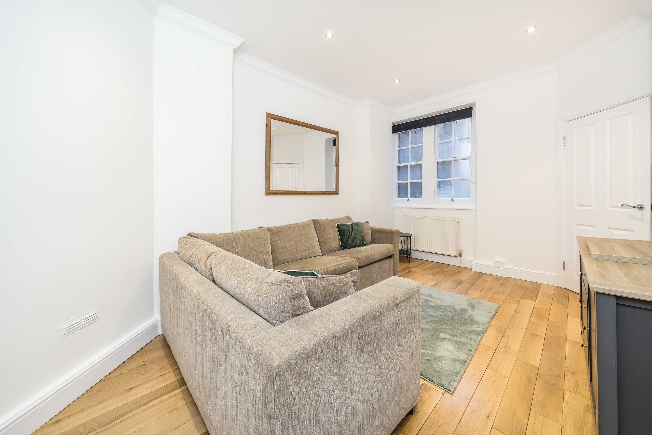 Flat Tavistock Place in Greater London