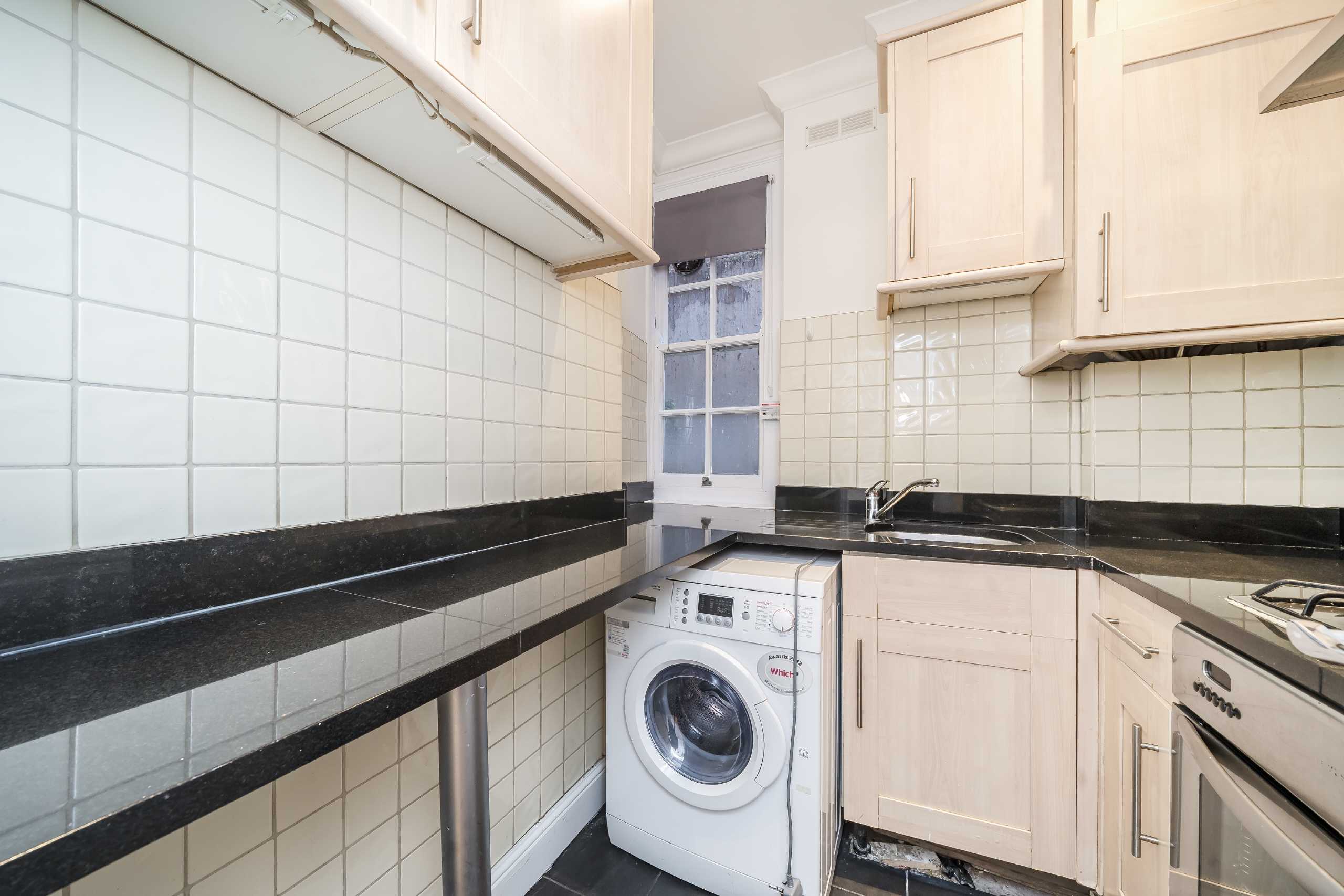 Flat Tavistock Place in Greater London
