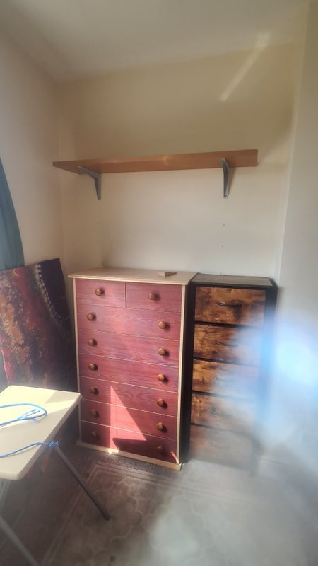 Room Oval Road in Greater London