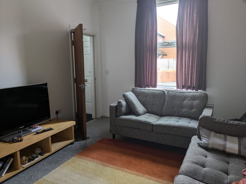 Room Cross Quarry Street in Leeds
