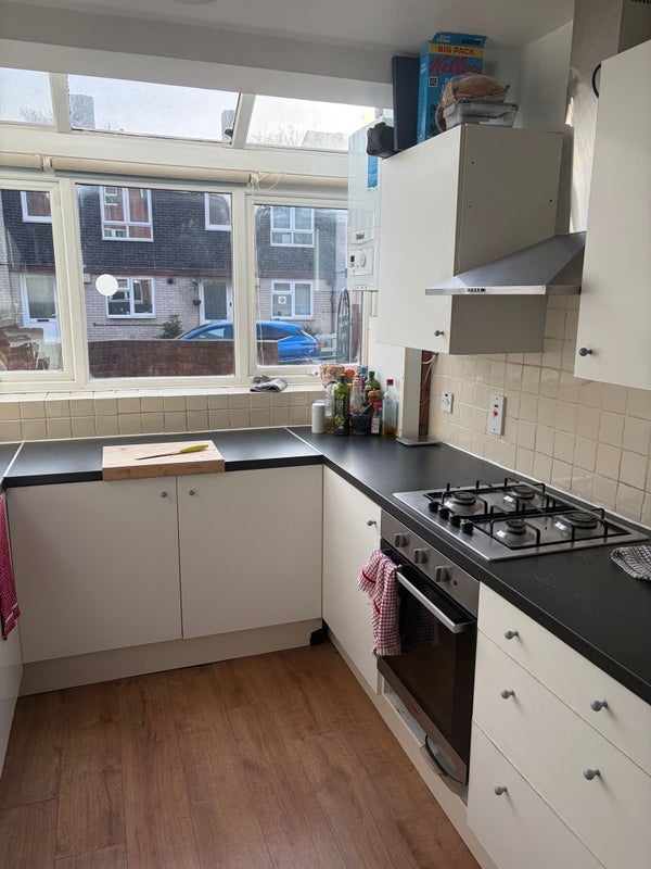 Room Wrights Green in Greater London