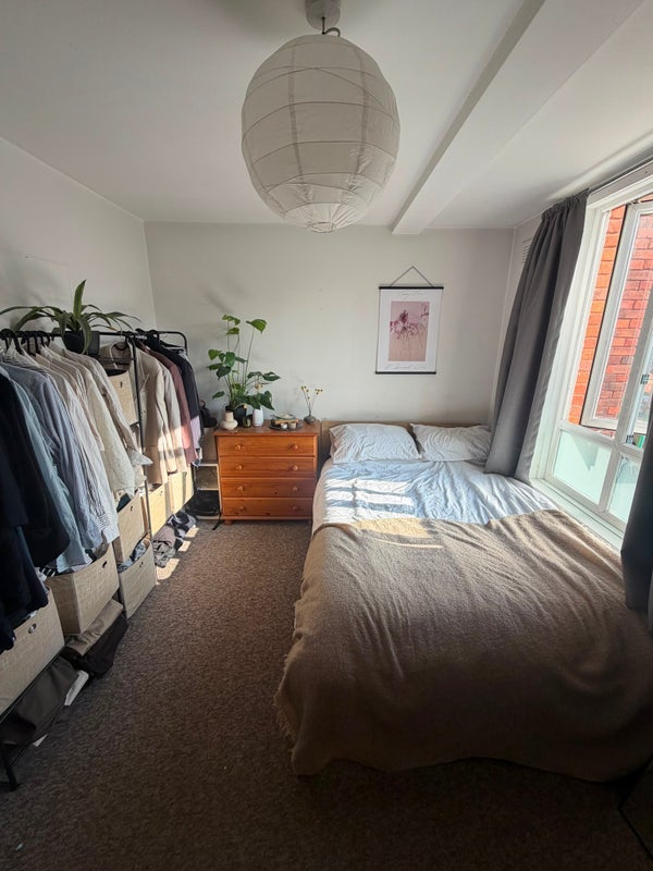 Room Wrights Green in Greater London