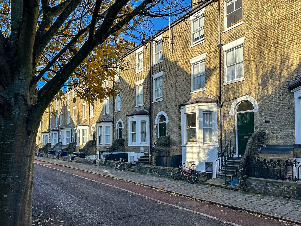 Room Hills Road in Cambridge