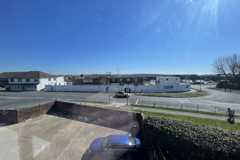 Flat Balcombe Road in Peacehaven