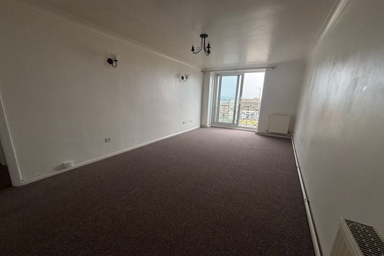 Flat Balcombe Road in Peacehaven
