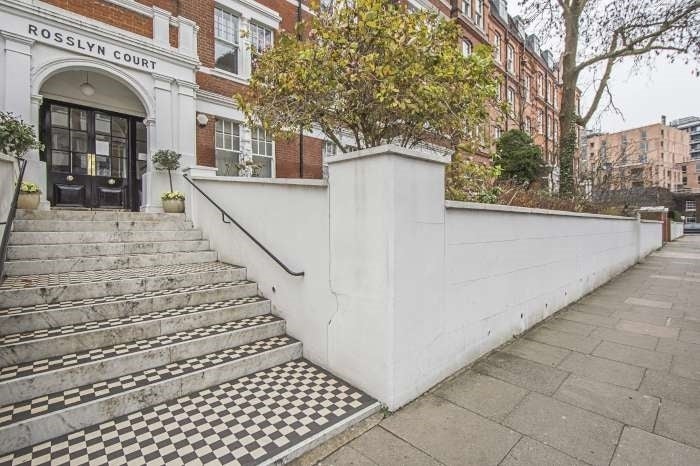Flat Ornan Road in Greater London