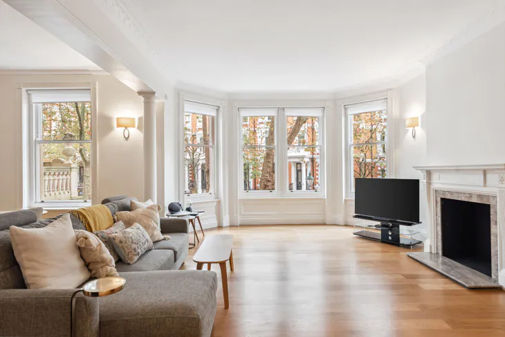Flat Campden Hill Place in Greater London